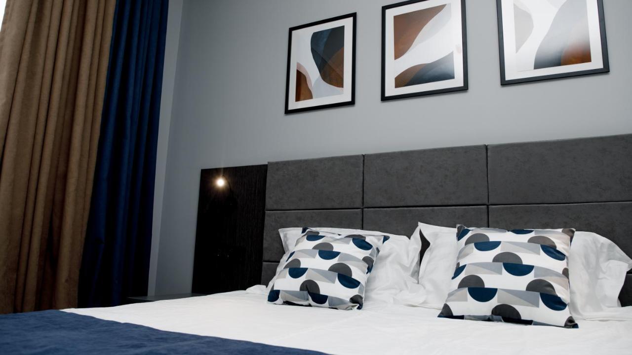 Zodiac Hotel Atiraw Buitenkant foto