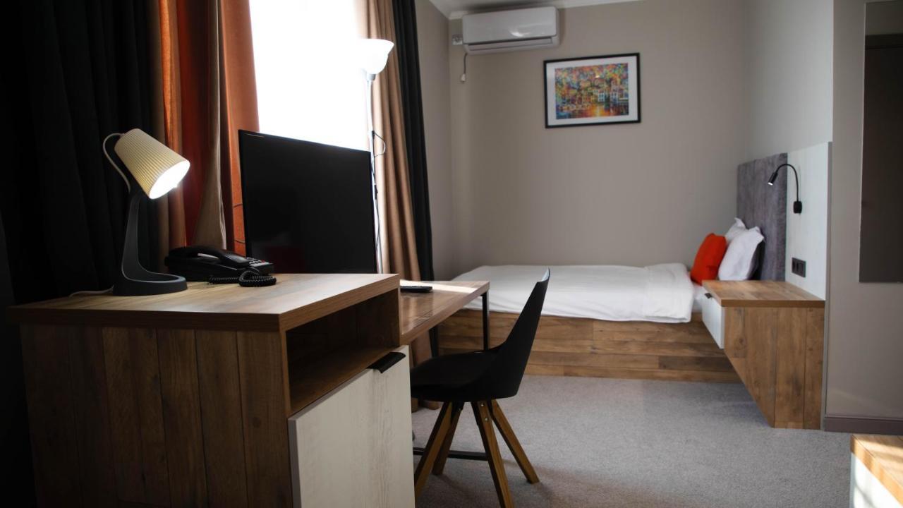 Zodiac Hotel Atiraw Buitenkant foto