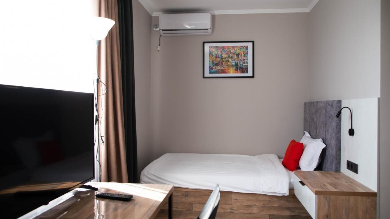 Zodiac Hotel Atiraw Buitenkant foto