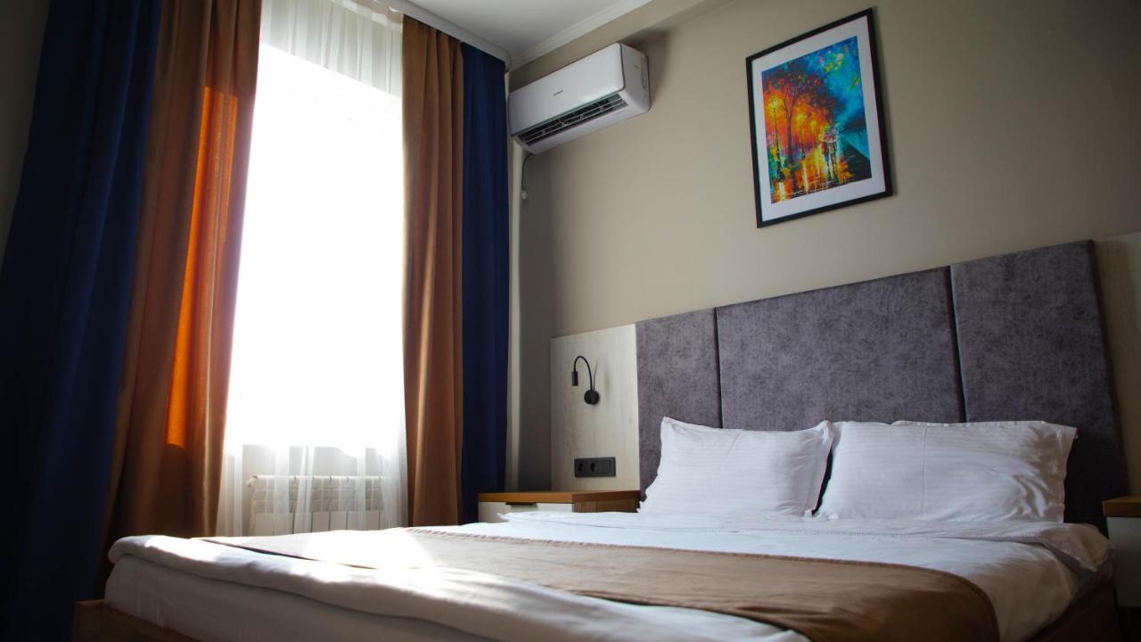 Zodiac Hotel Atiraw Buitenkant foto