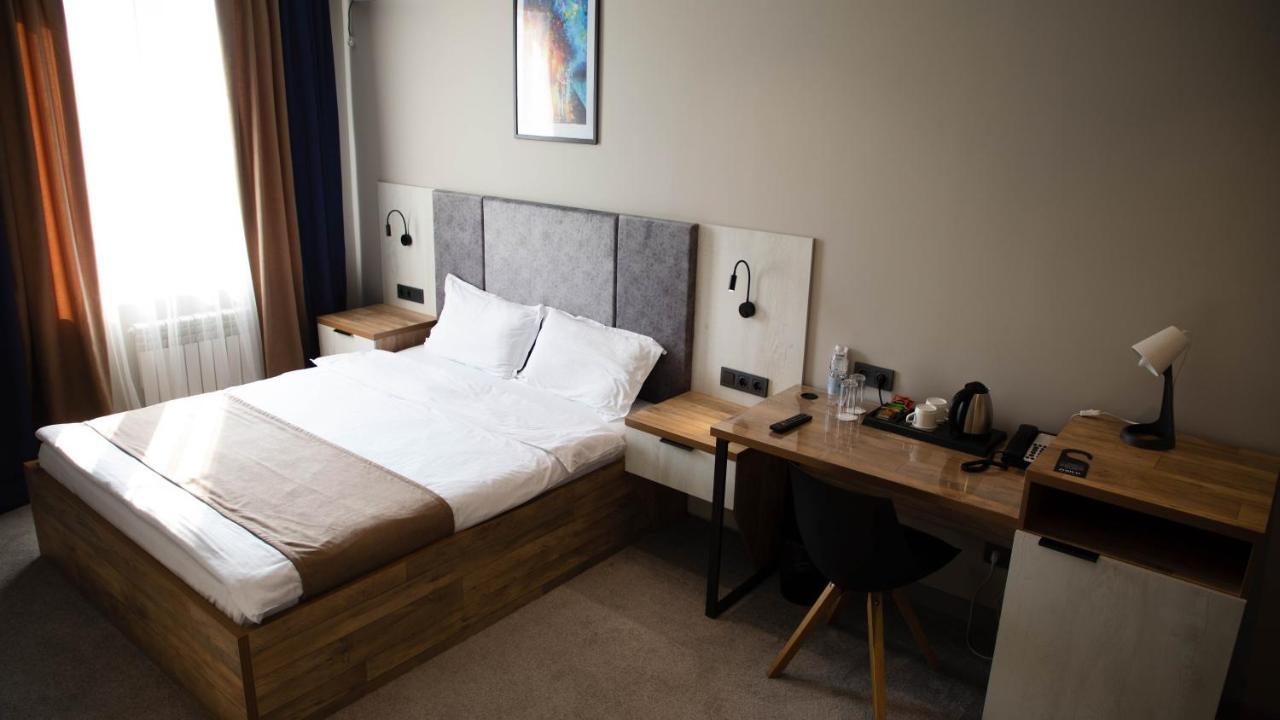 Zodiac Hotel Atiraw Buitenkant foto