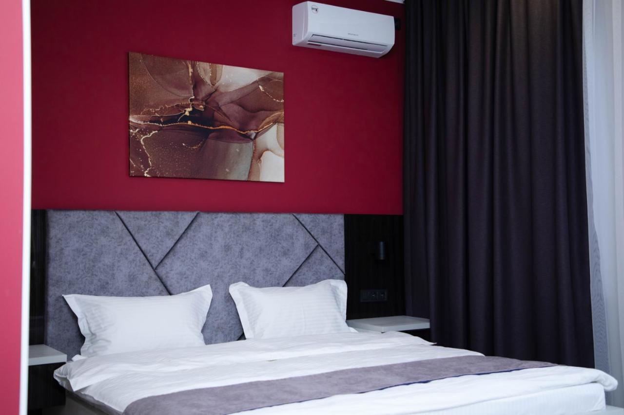 Zodiac Hotel Atiraw Buitenkant foto