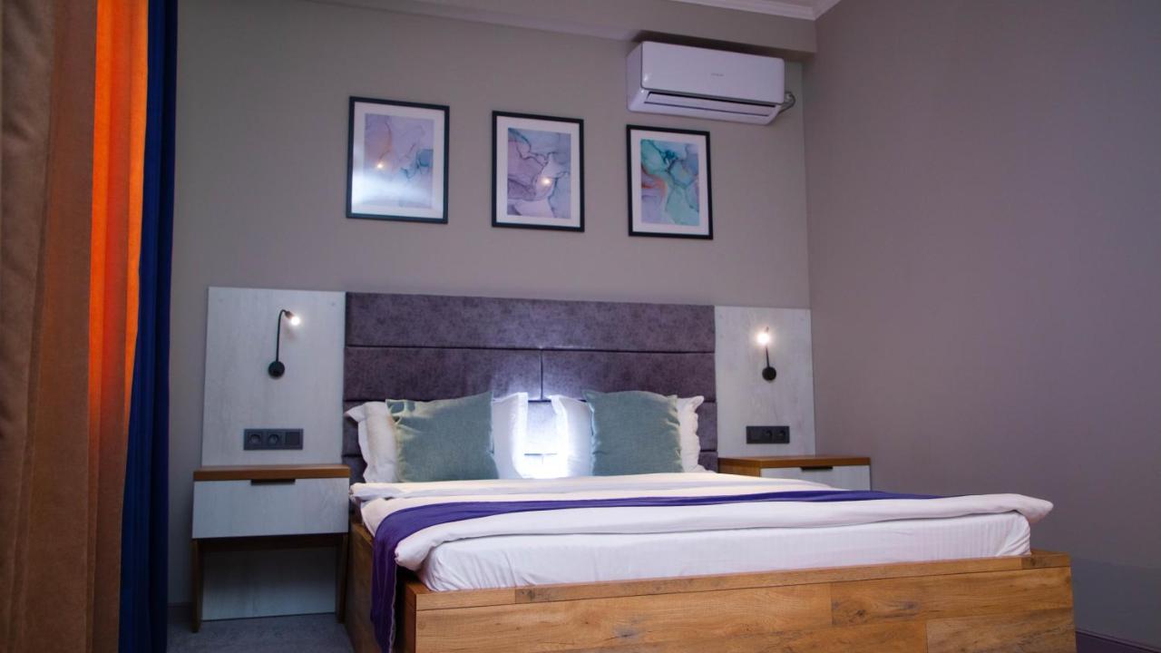Zodiac Hotel Atiraw Buitenkant foto