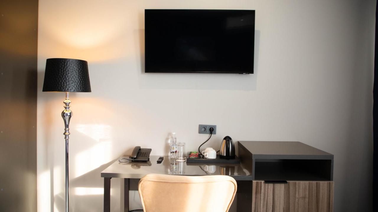 Zodiac Hotel Atiraw Buitenkant foto