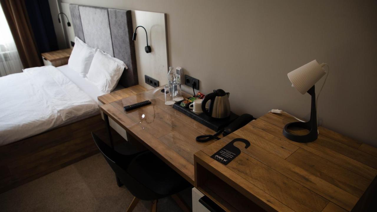 Zodiac Hotel Atiraw Buitenkant foto