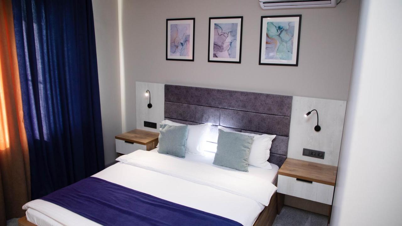 Zodiac Hotel Atiraw Buitenkant foto